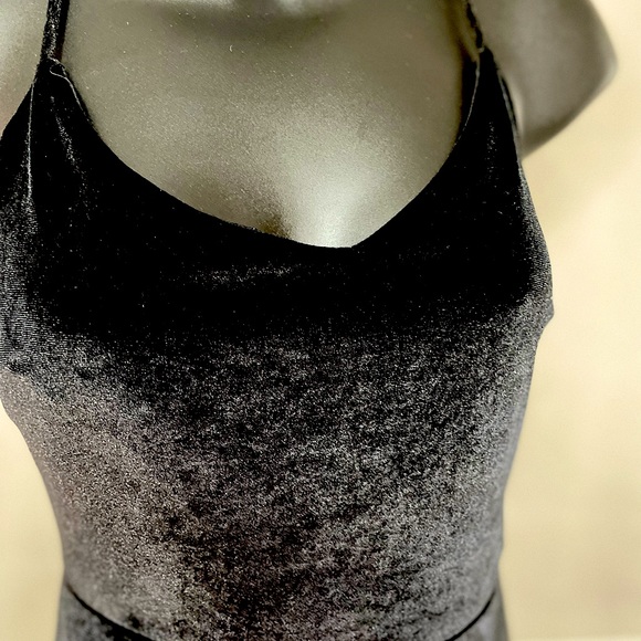 NYE Black Velvet Jumper - Picture 3 of 7